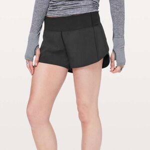Lululemon Speed Up Short 2.5" Size 6